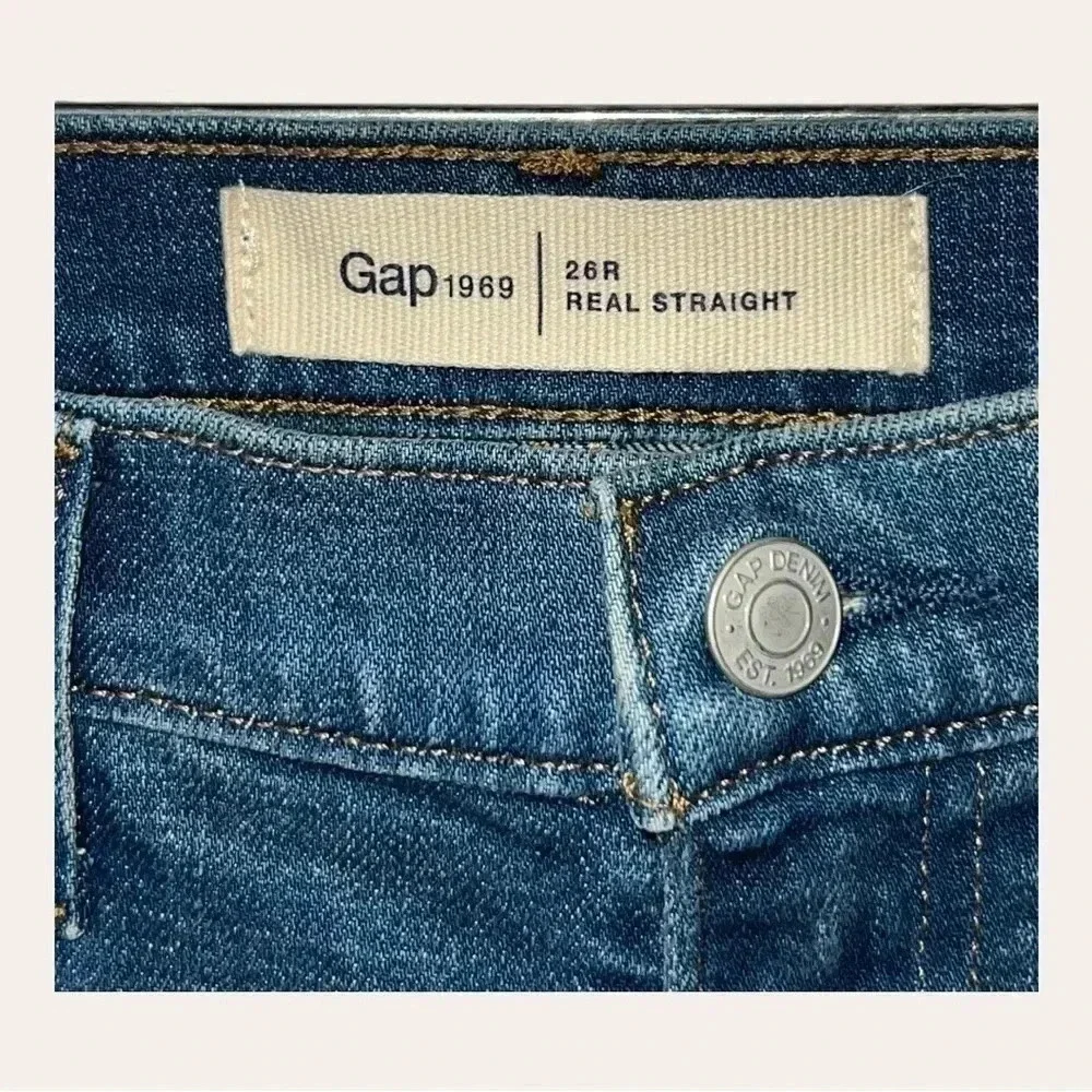 0826. GAP DENIM JEANS 26‎ REGULAR REAL STRAIGHT DISTRESSED WITH PLAID PATCHES